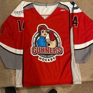 Red hockey jersey men’s medium